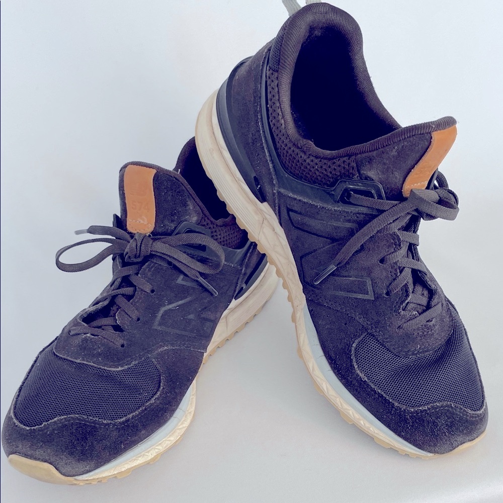 New Balance Black 574 Water Resistant Women’s Size 9